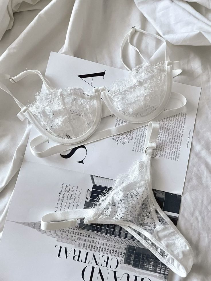 Pack sous vetement blanc en dentelle